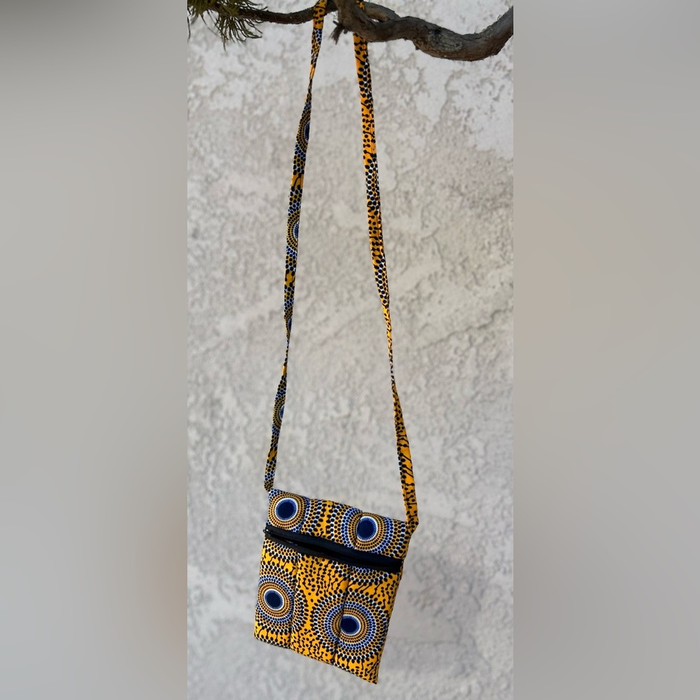 NW 💯 cotton padded Vlisco Fabric Crossbody Sz 7”x 6” - Picture 6 of 7